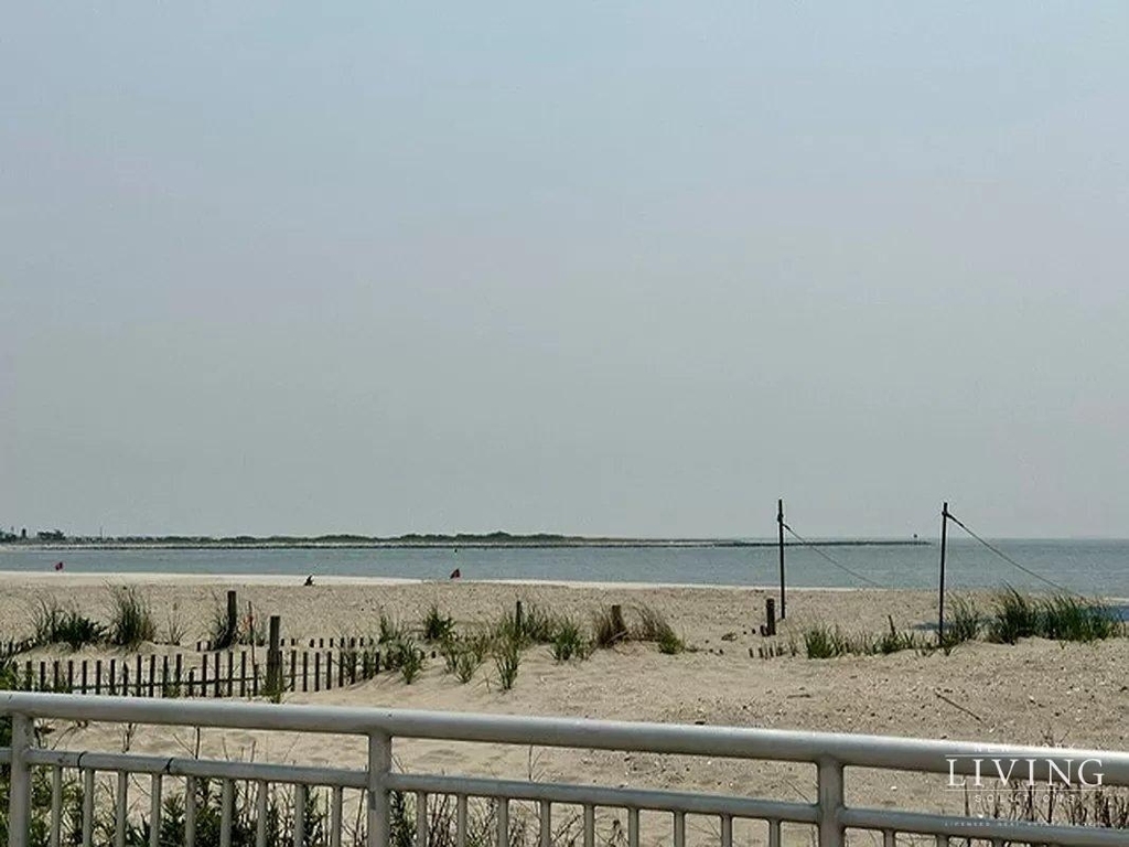 122 Beach 27 St. - Photo 4