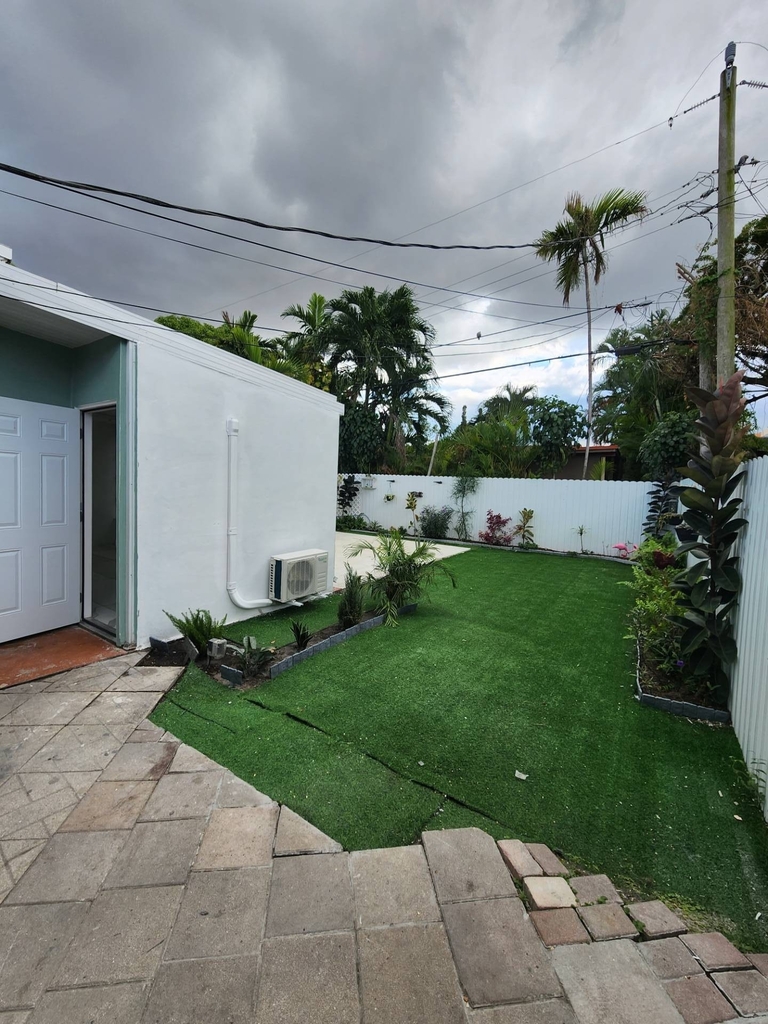 4100 Nw 5th St - Photo 6