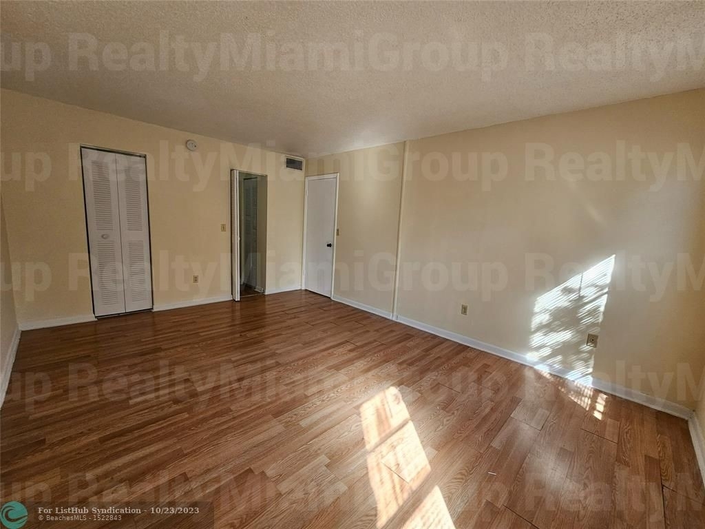 2800 Nw 56th Ave - Photo 8