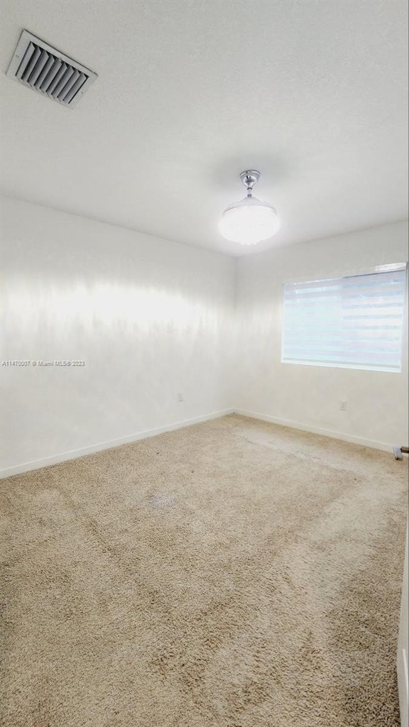 1303 Nw 208th Ter - Photo 32