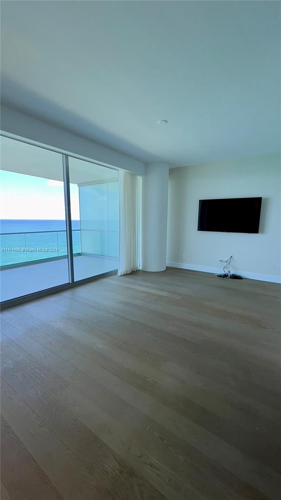 10203 Collins Ave - Photo 4