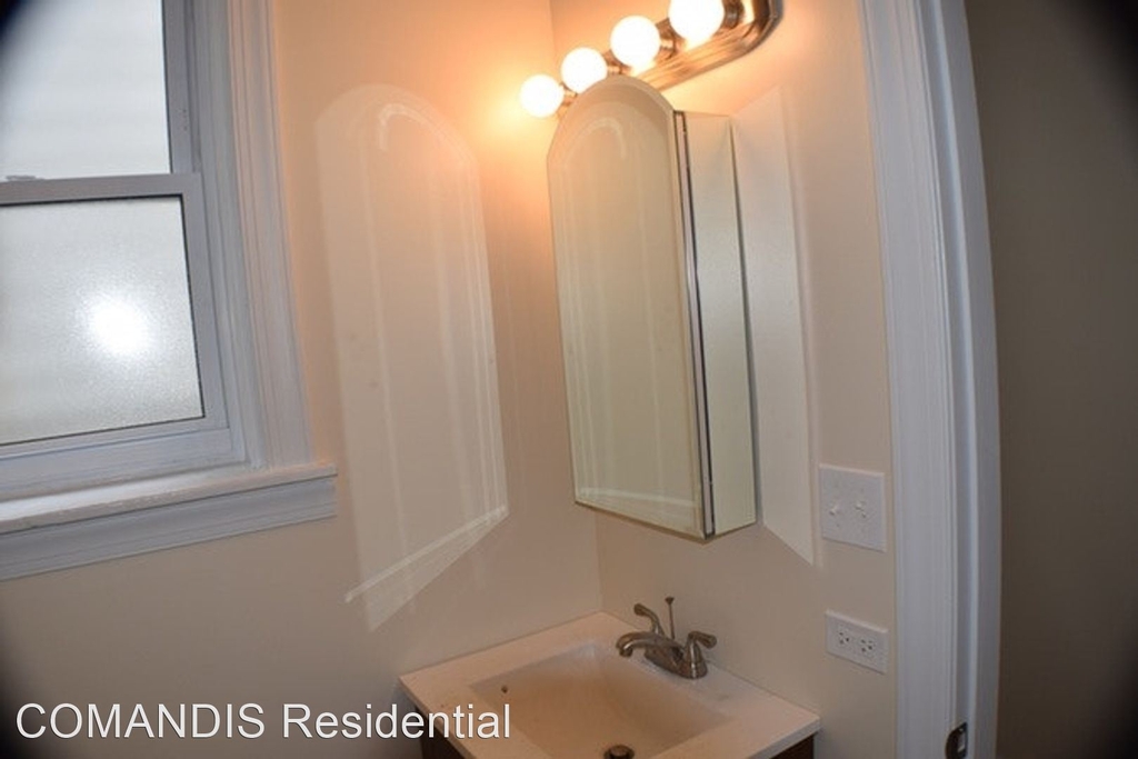 7012 W Diversey Ave - Photo 2