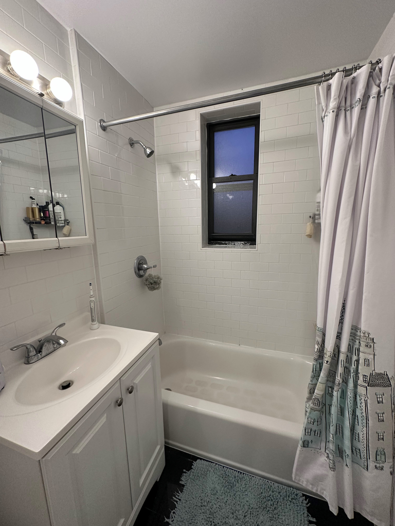 84-50 Austin Street - Photo 1