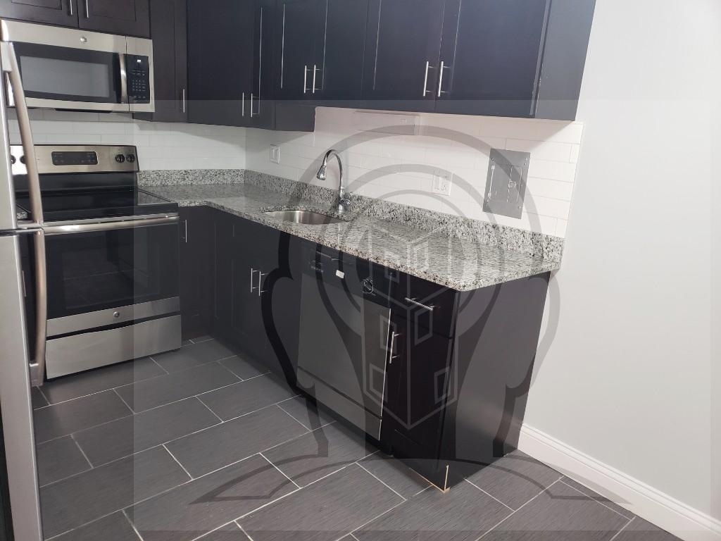 6029 N Winthrop Ave - Photo 1
