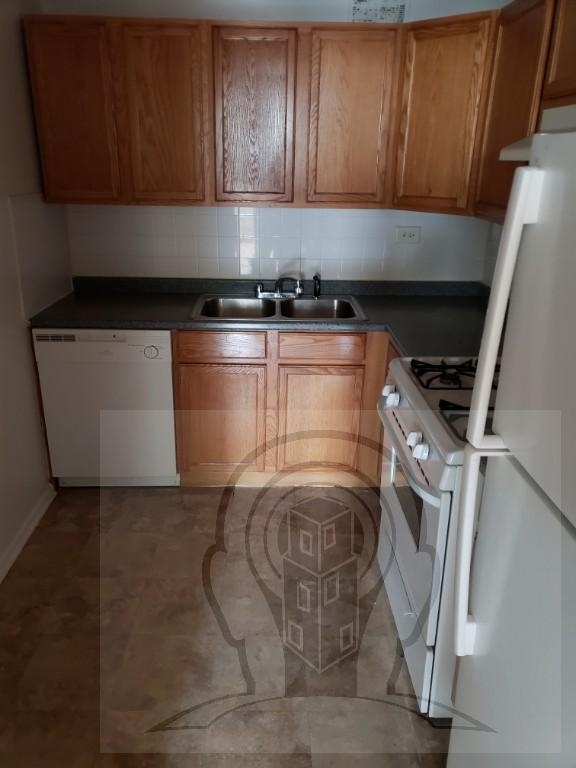 516 W Briar Place - Photo 8