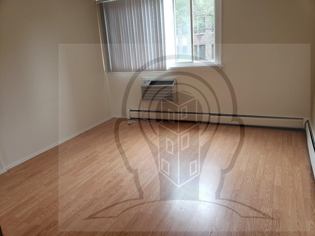 516 W Briar Place - Photo 4