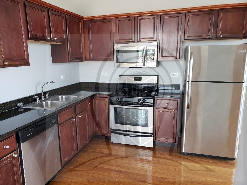 2451 W Howard St - Photo 3