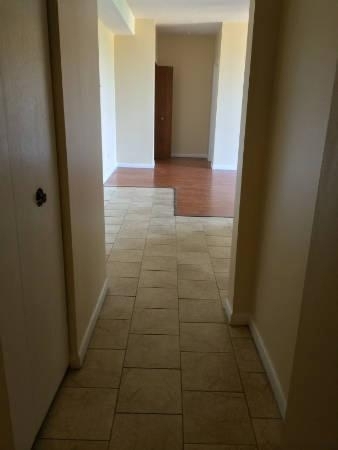 4520 N Clarendon Ave - Photo 0