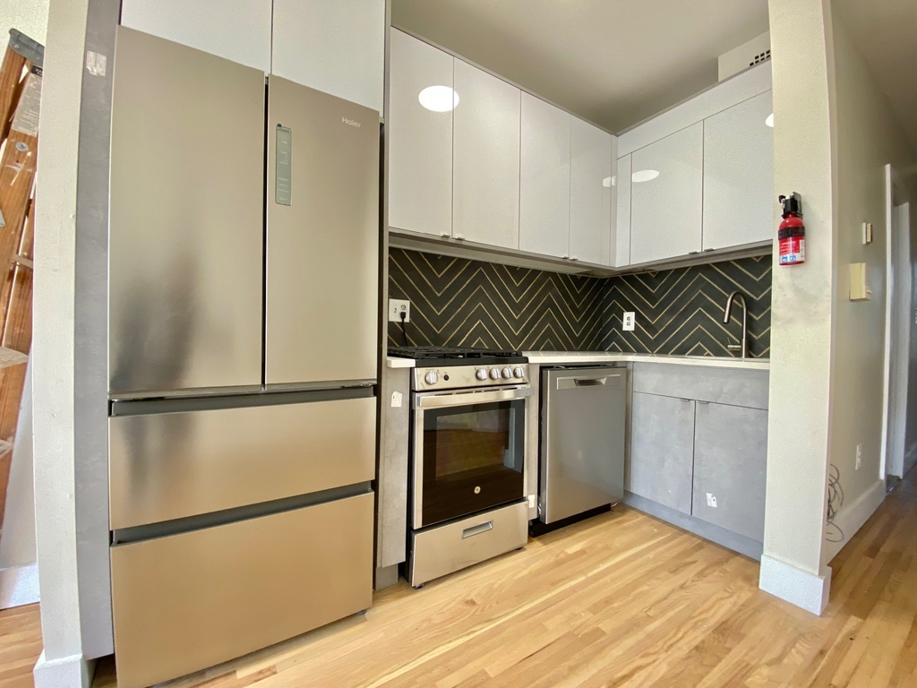147 9th Street - Photo 5