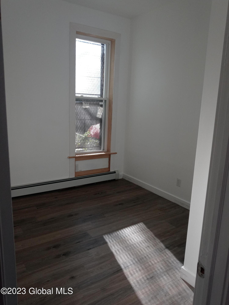 336 Clinton Avenue - Photo 4