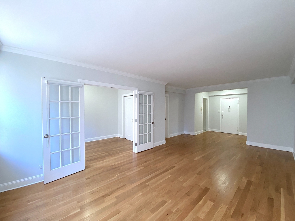 Park Avenue - Photo 0