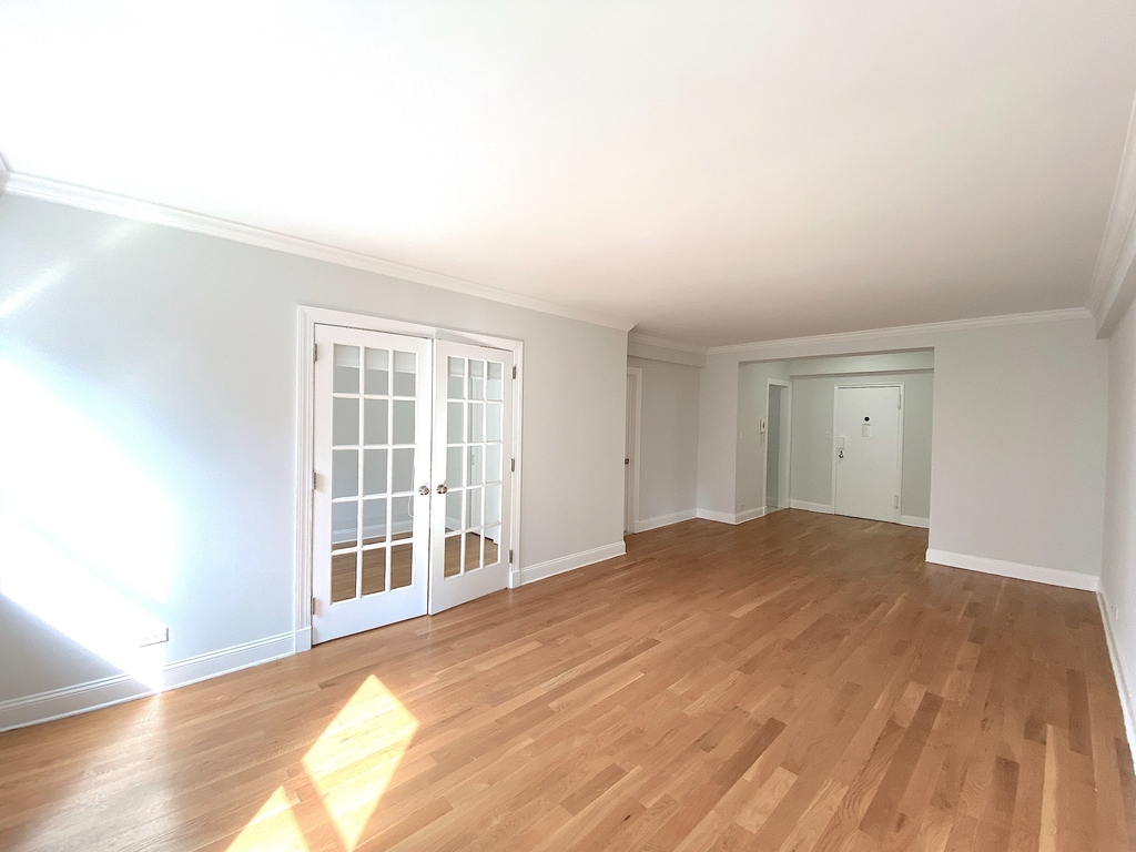Park Avenue - Photo 2