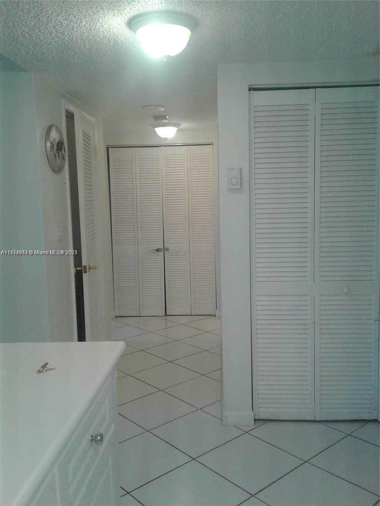 2301 Collins Ave - Photo 20