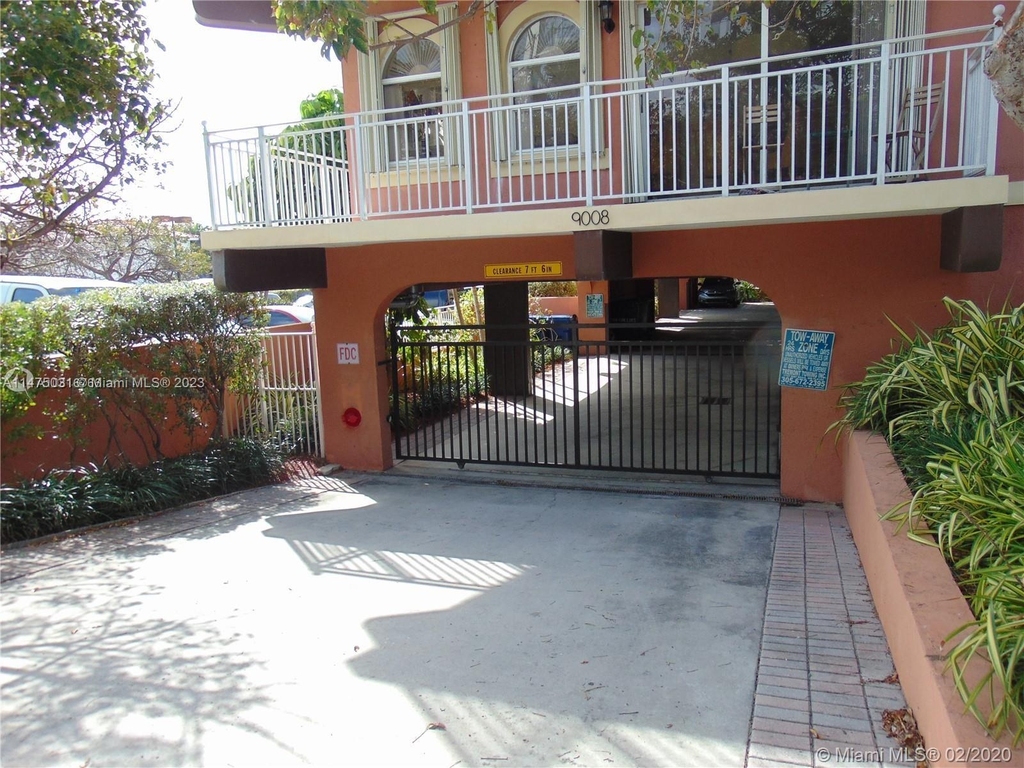 9008 Collins Ave - Photo 22