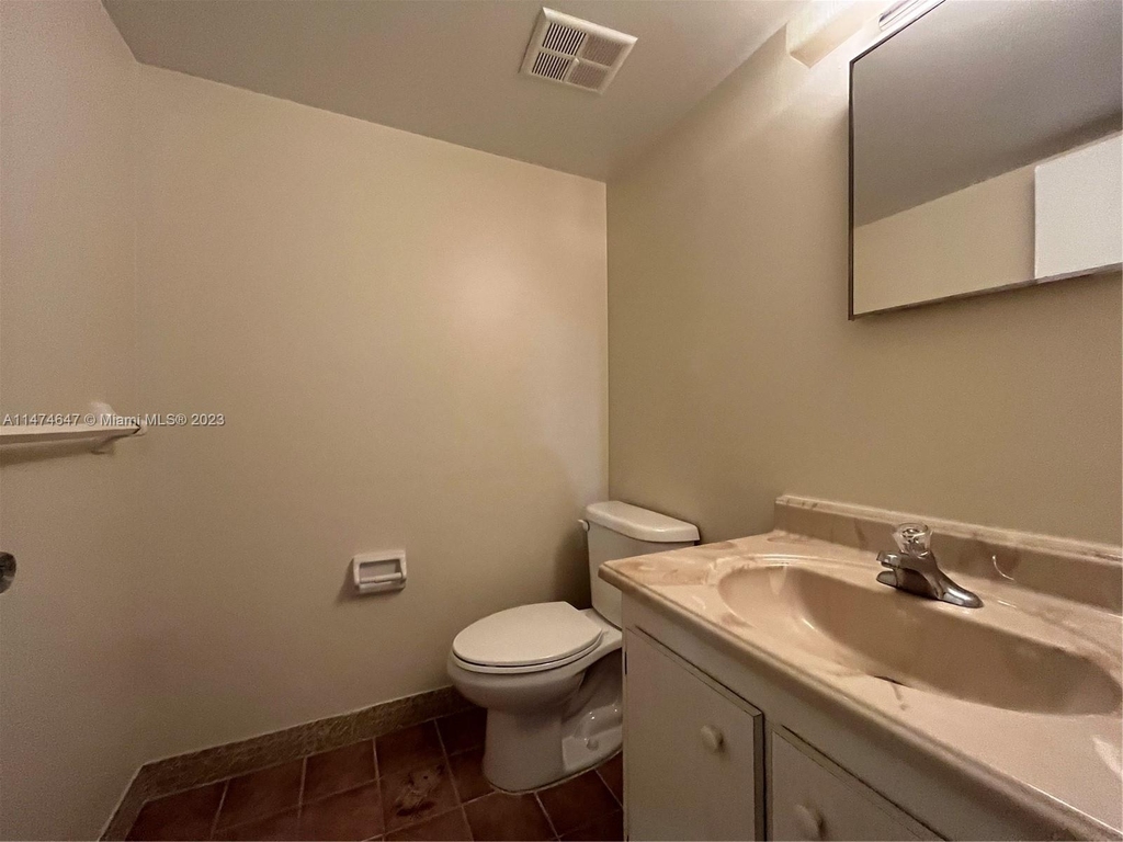 4153 Nw 90th Ave - Photo 6