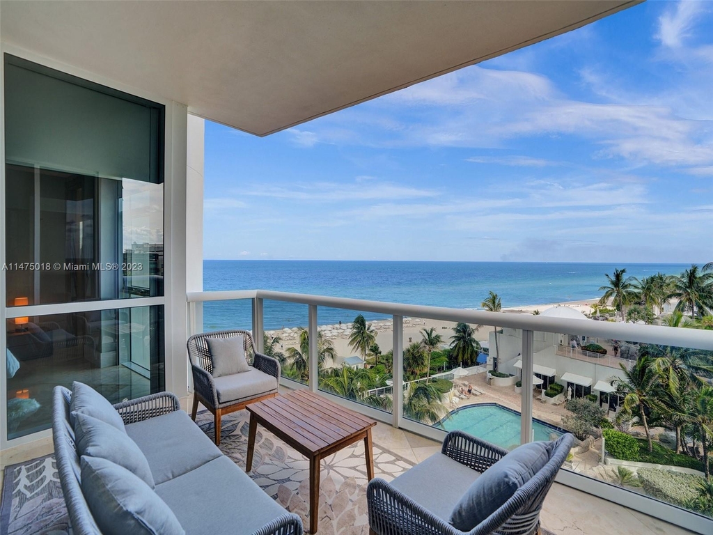 18101 Collins Ave - Photo 4