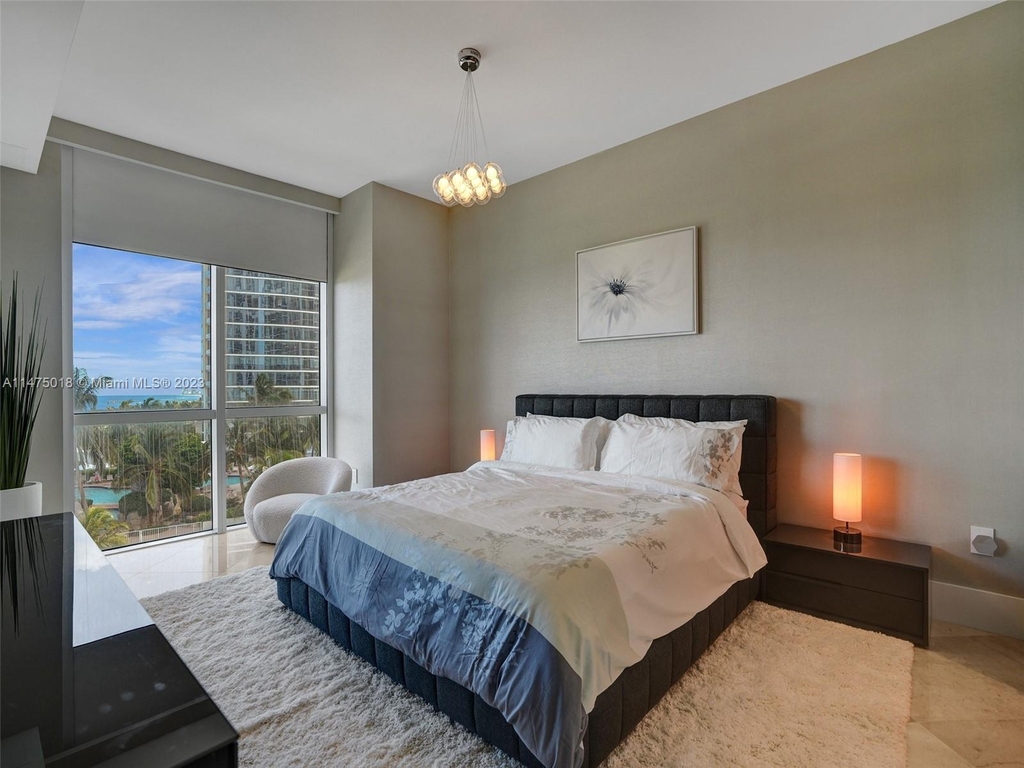 18101 Collins Ave - Photo 25