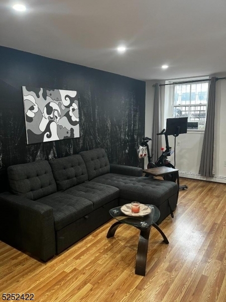 25 Astor Pl - Photo 2