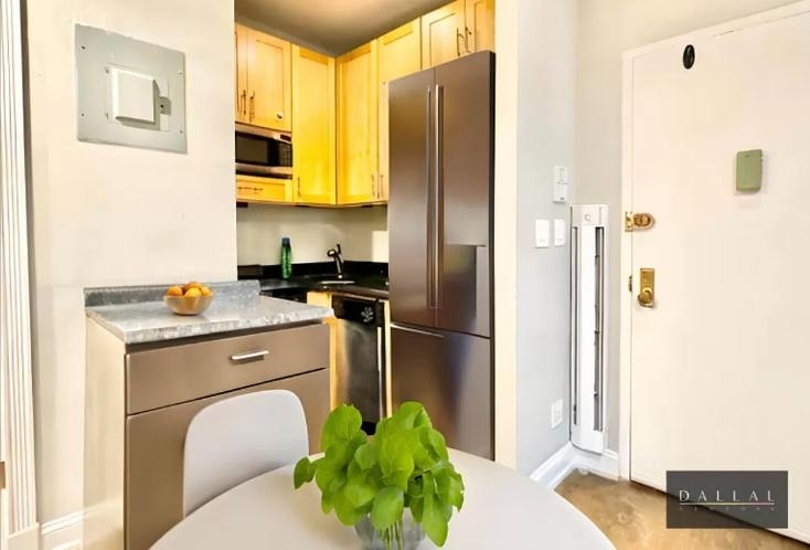 222 Avenue B - Photo 3