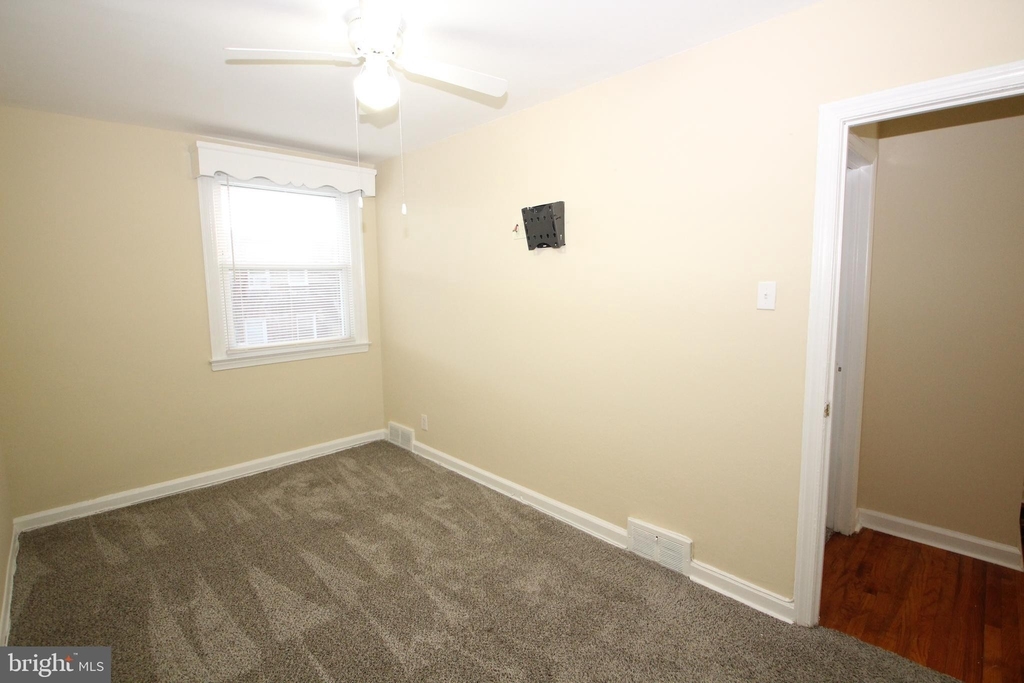 222 W Colonial Street - Photo 15