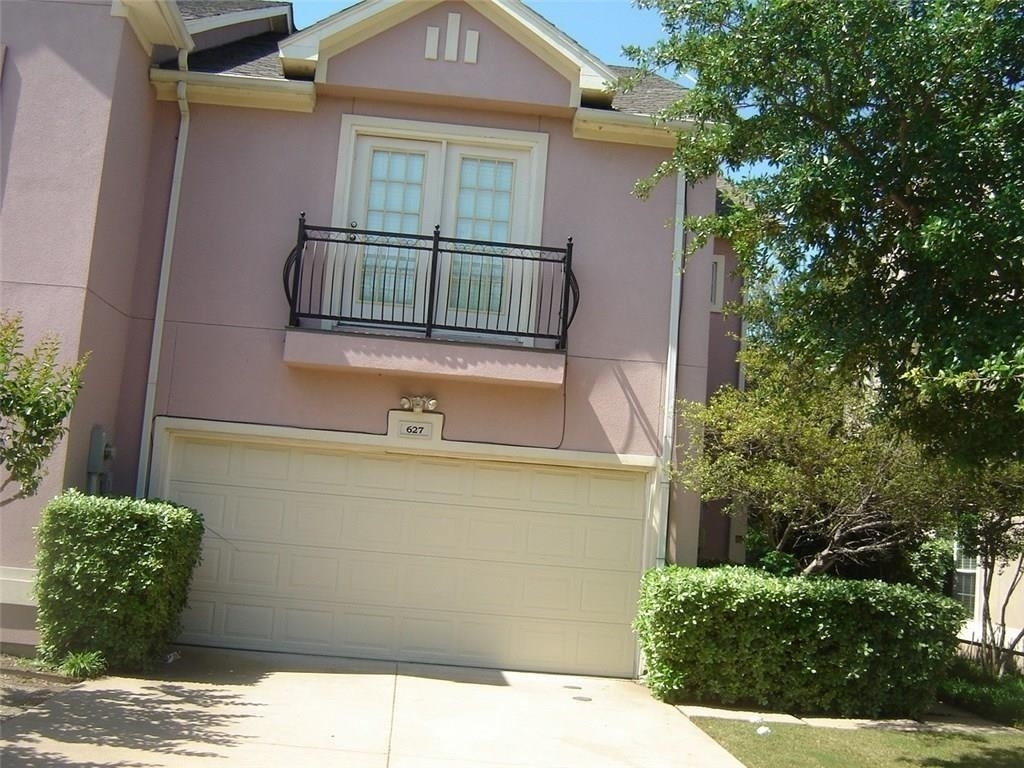 627 Park Place Drive - Photo 1