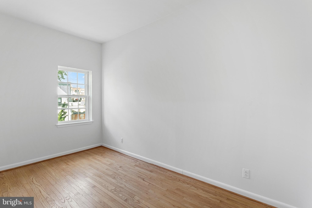 1718 Corcoran Street Nw - Photo 22