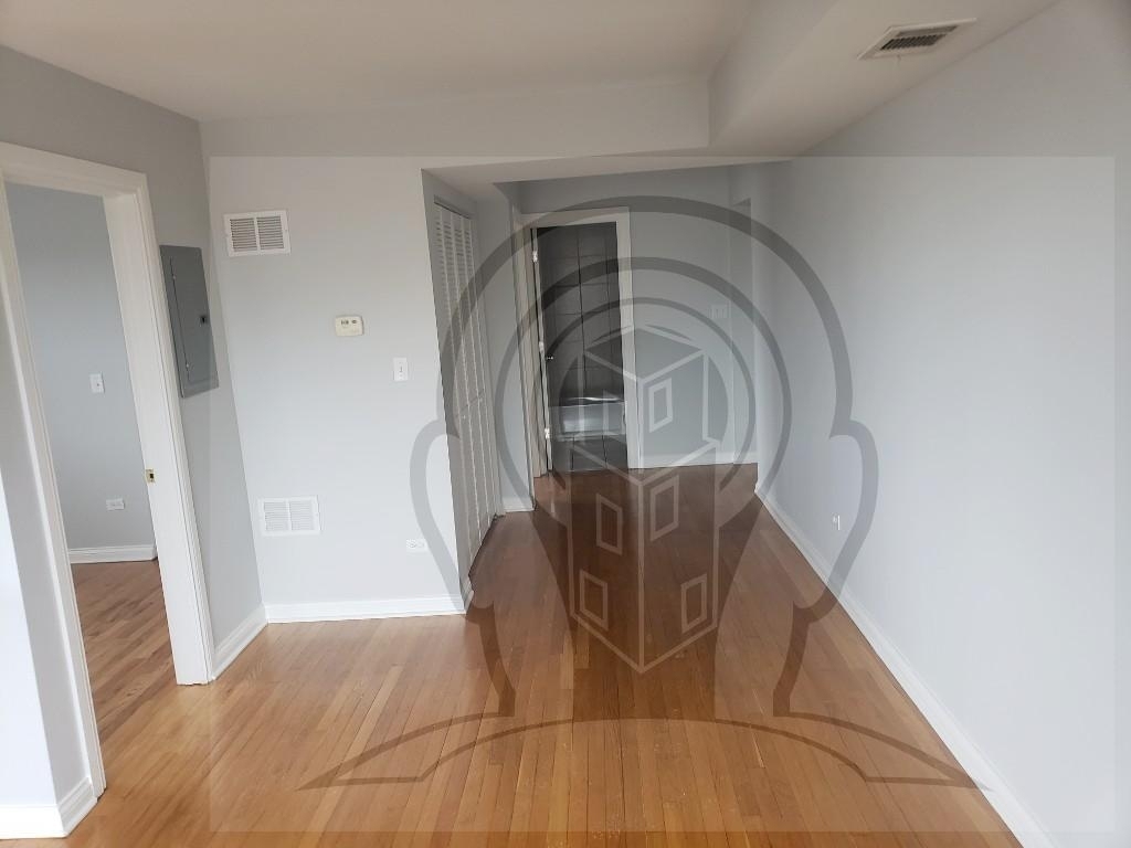 7616 N Marshfield Ave - Photo 3