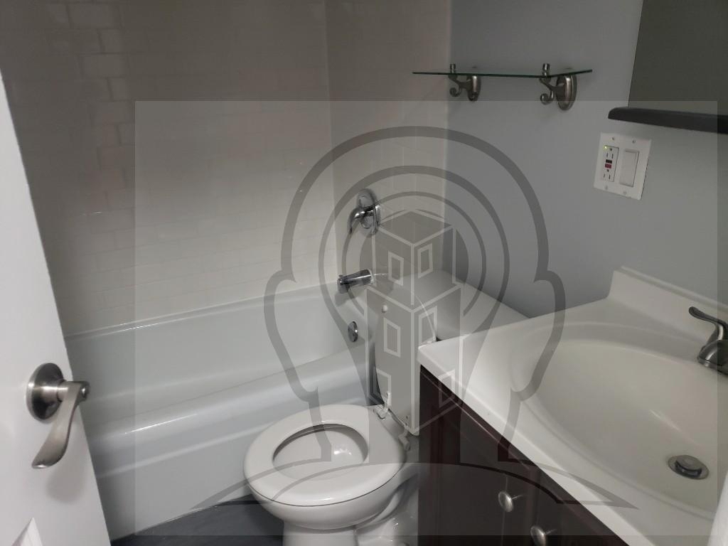 N Kenmore Ave - Photo 1