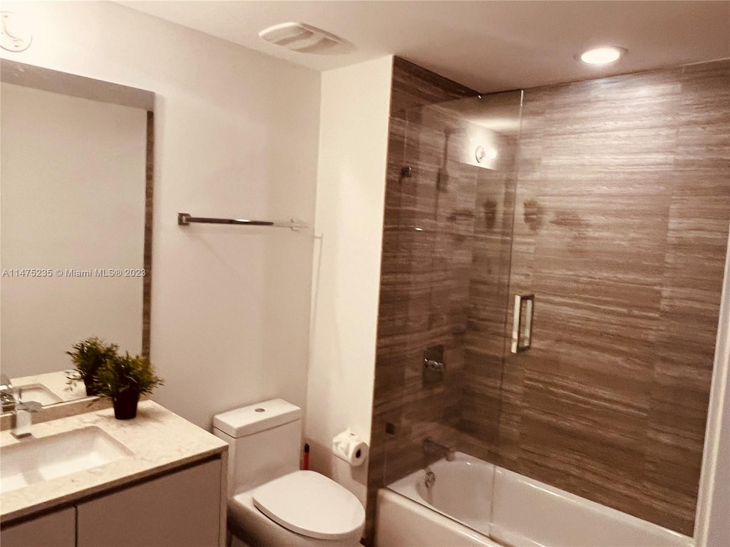 1010 Brickell Ave - Photo 17