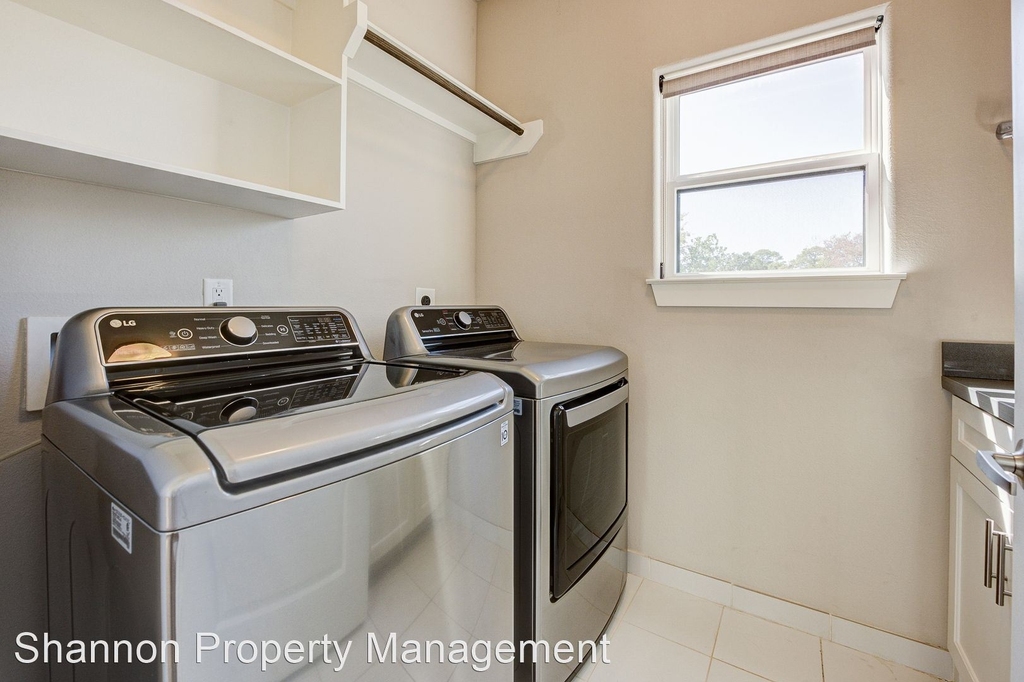 831 Wakefield Dr Unit B - Photo 25