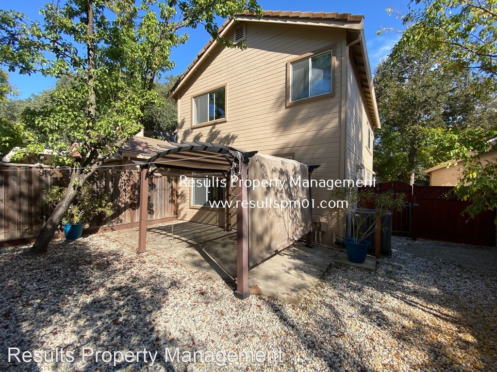 8125 Heritage Meadow Lane - Photo 7