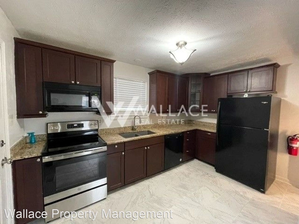 4509 Hillview Road - Photo 3