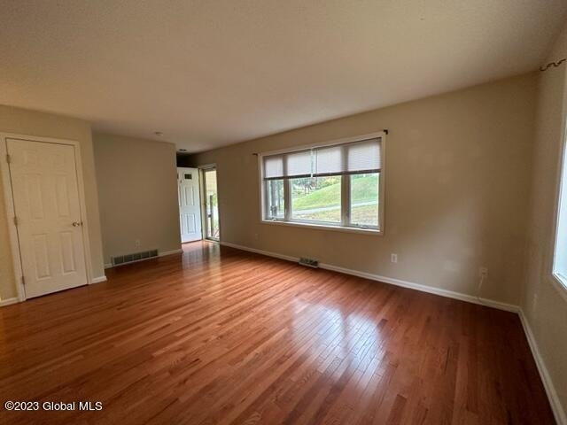 113 East Ave Avenue - Photo 2