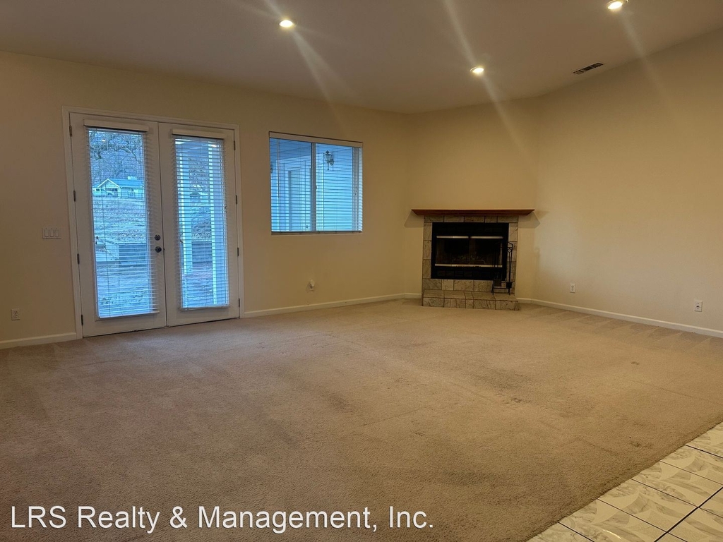 28681 Delaware Drive - Photo 15