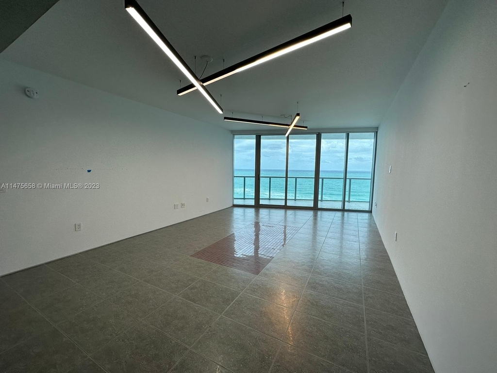 17001 Collins Ave - Photo 2