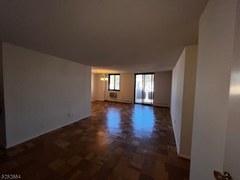 25 Zabriskie St - Photo 12