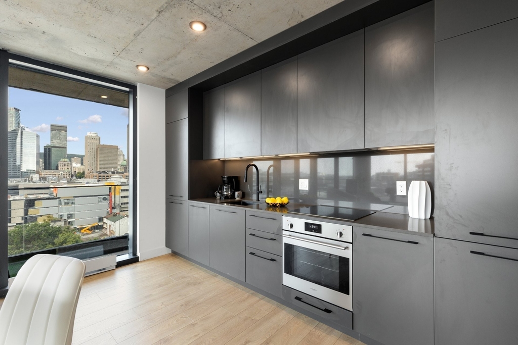 215 Rue Murray #604 - Photo 2