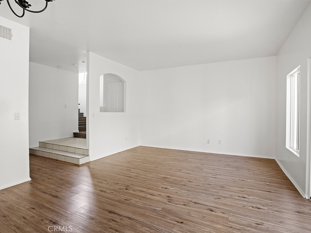 9435 Noble Avenue - Photo 14