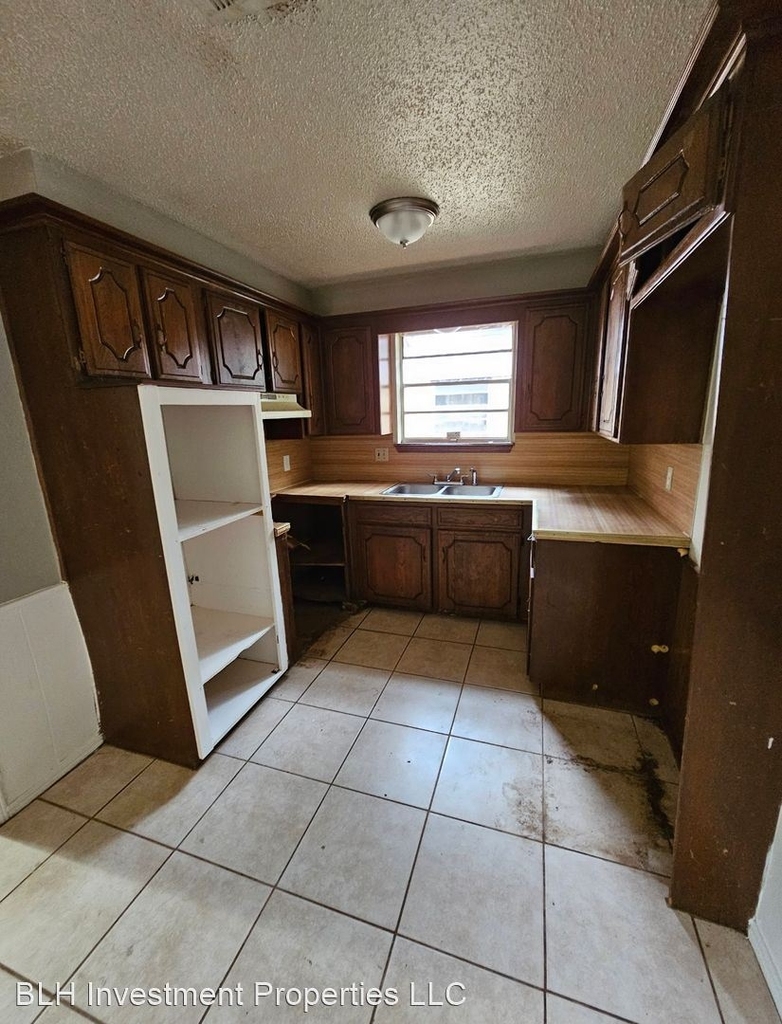 5300 Creekwood Ter - Photo 11