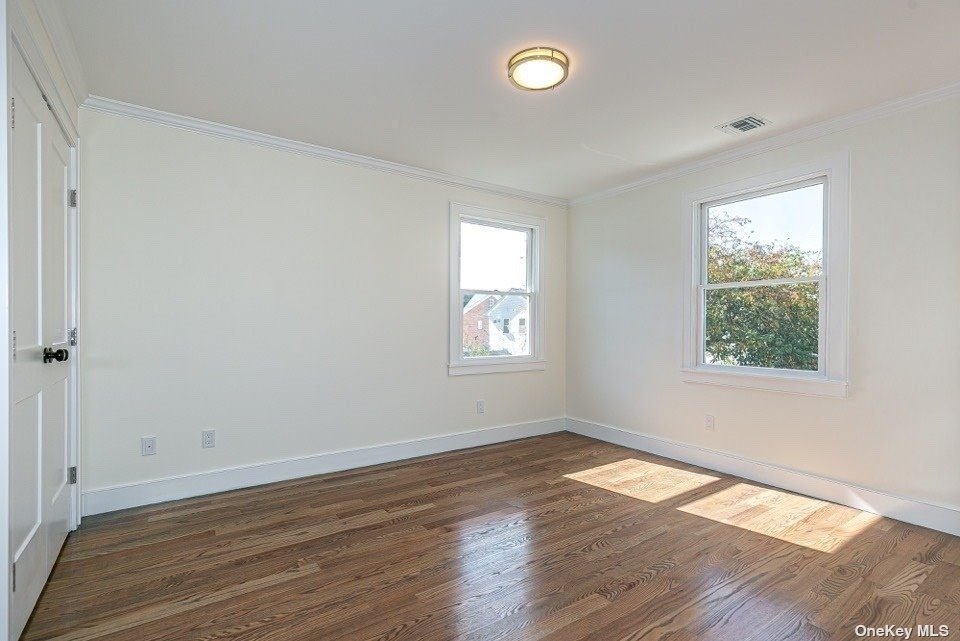 211 Nassau Boulevard - Photo 7