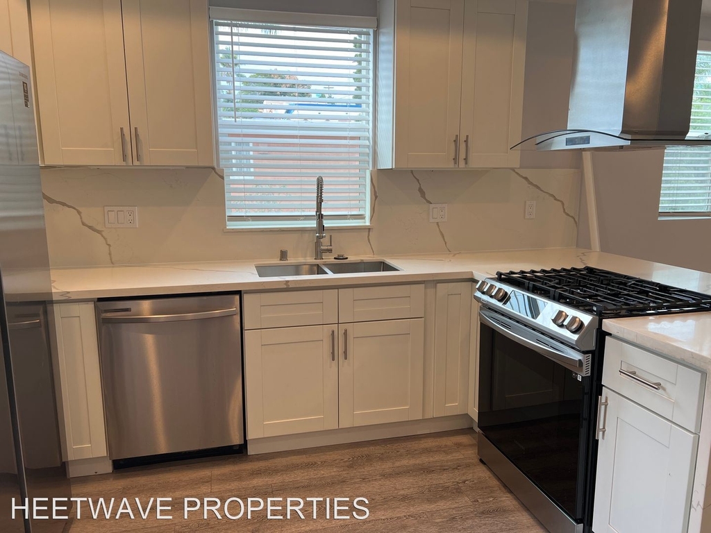2788, 2792, 2796 E Street - Photo 33