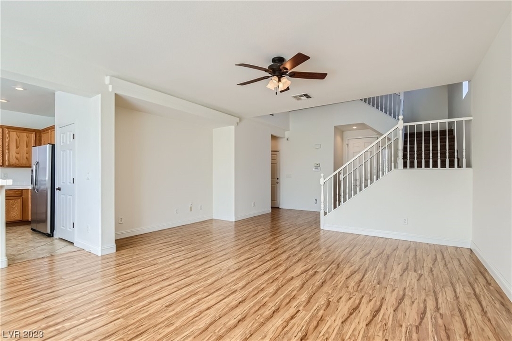 9561 Perennial View Avenue - Photo 2