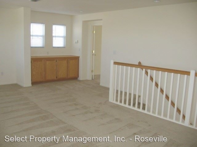 18 Allard Court - Photo 2