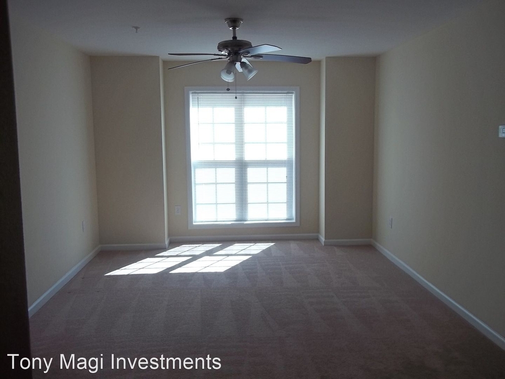 404 Town Center Dr - Photo 2