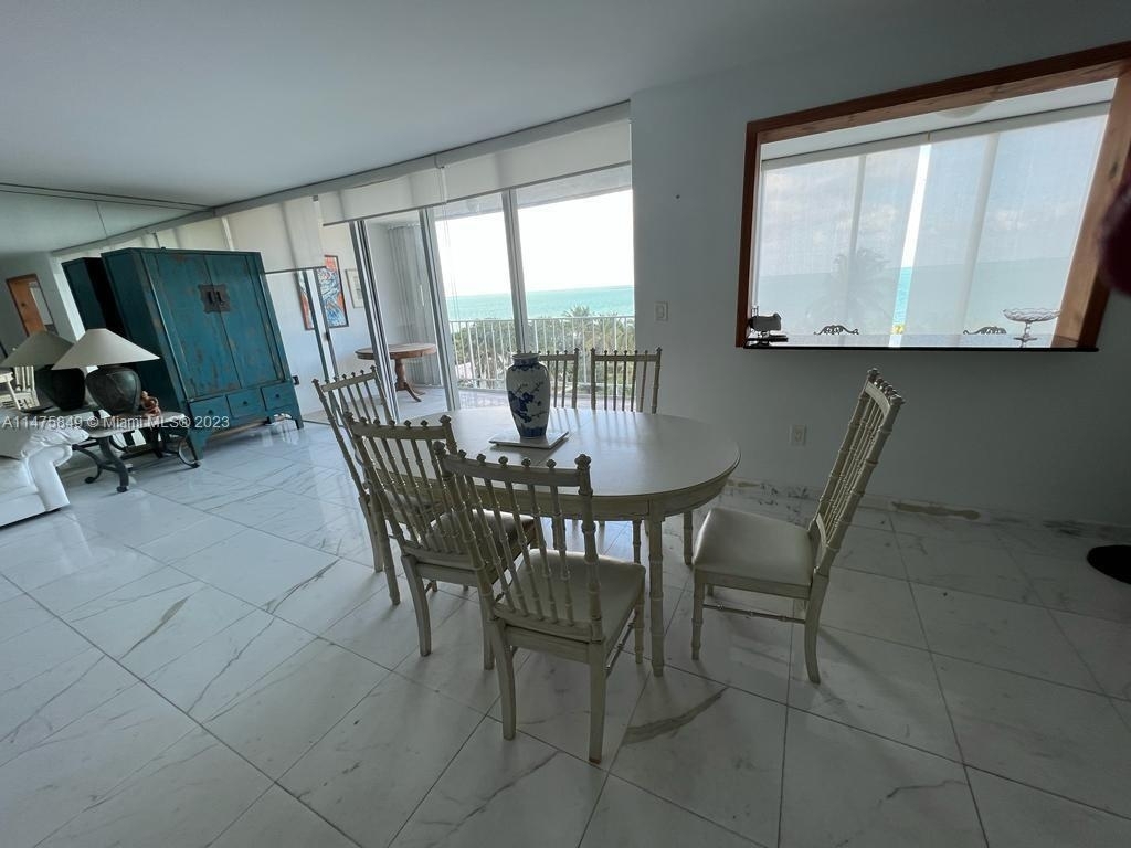 881 Ocean Dr - Photo 5