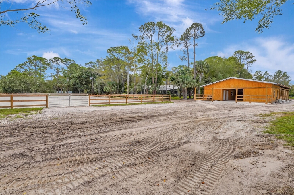 14831 Draft Horse Lane - Photo 45