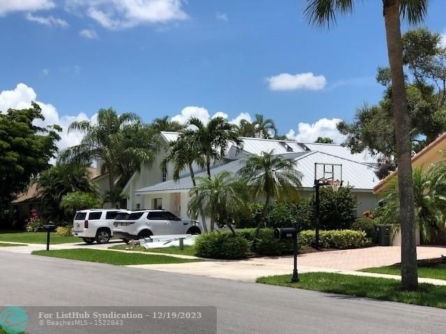 1221 Sw 19th Ave - Photo 3
