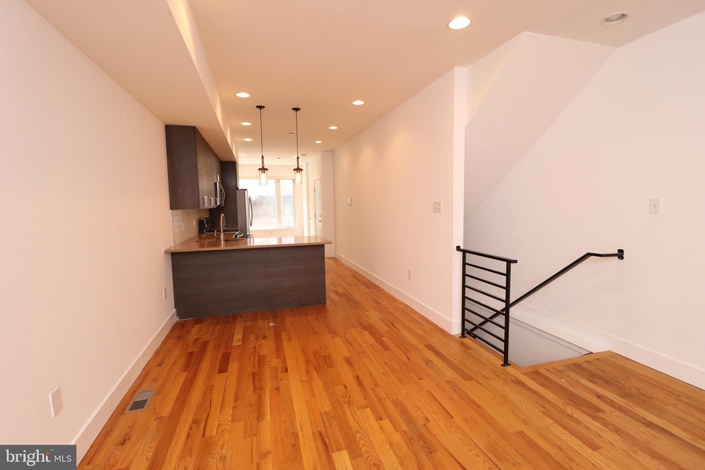 1211 N Franklin Street - Photo 3