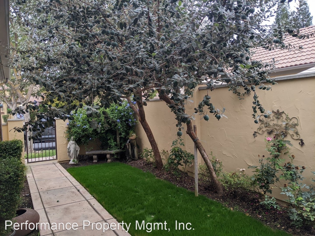 570 W San Jose Ave - Photo 20