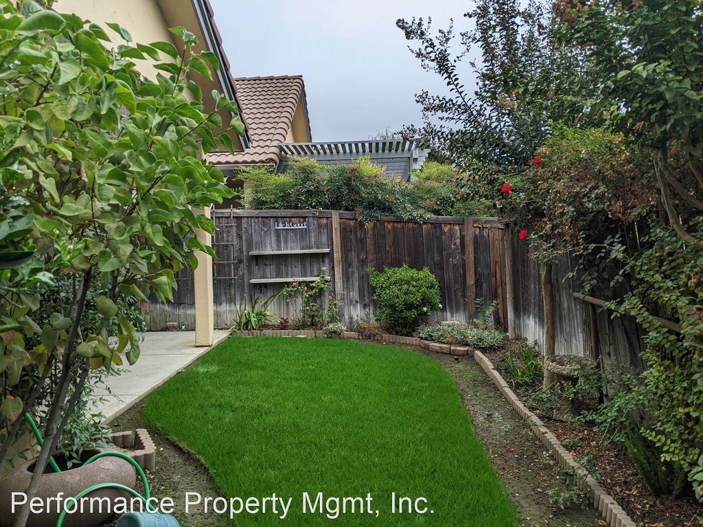 570 W San Jose Ave - Photo 21